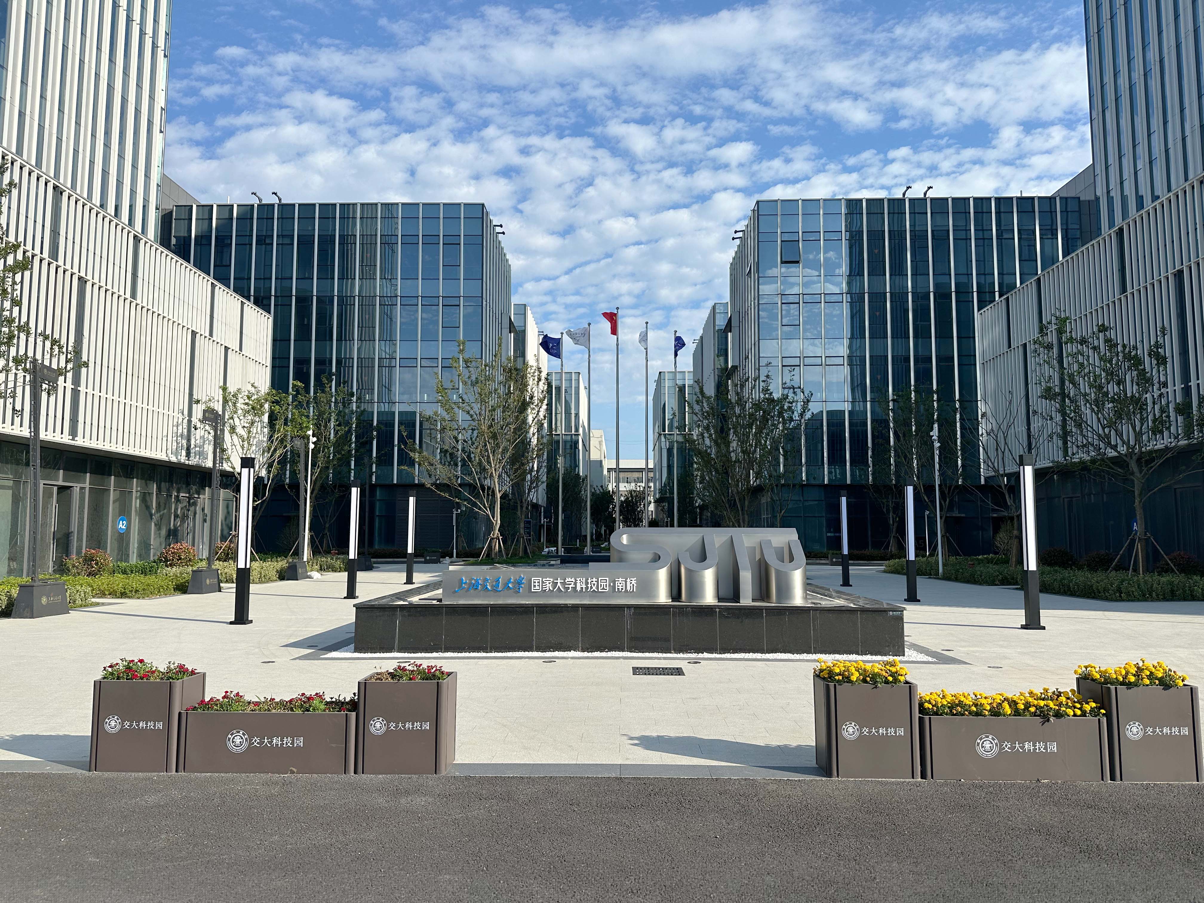 科技園門口修圖.jpg 科技園門口修圖.jpg